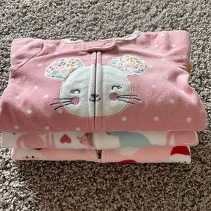 Carter’s 9 month long sleeve footie pj bundle used